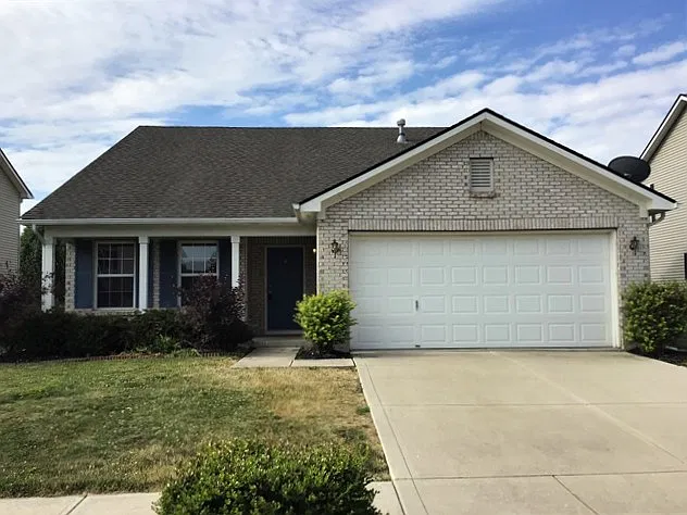 3 bed, 2.0 bath, 1735 sqft, $2,065 — Photo 1