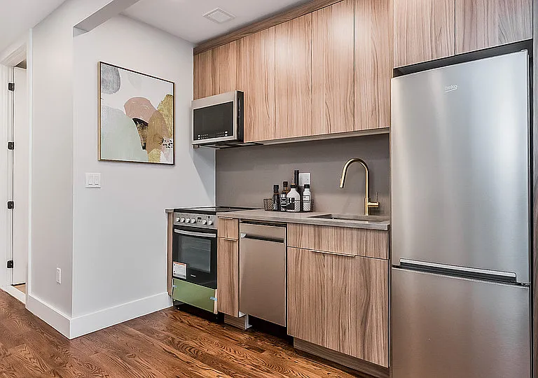 31-61 Vernon Blvd #6T — Photo 3