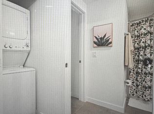 17 NE 2nd Ave #B2, Dania, FL 33004