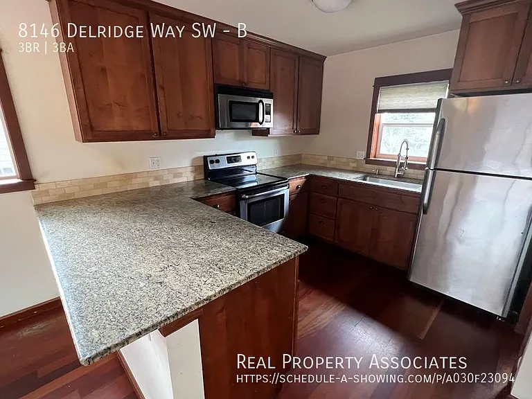 8146 Delridge Way SW #B — Photo 2