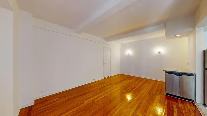 Rented by Bond New York | media 30