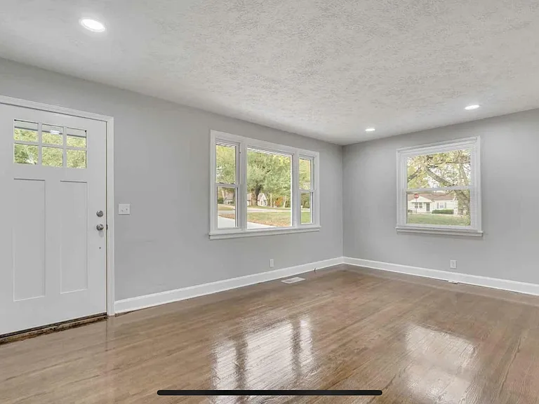 2929 Teakwood Dr — Photo 4