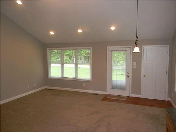 3rd image of 1455 E Brunswick Ave
