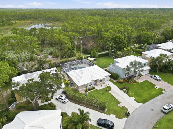 9205 SE Woods End Pl, Jupiter, FL 33469