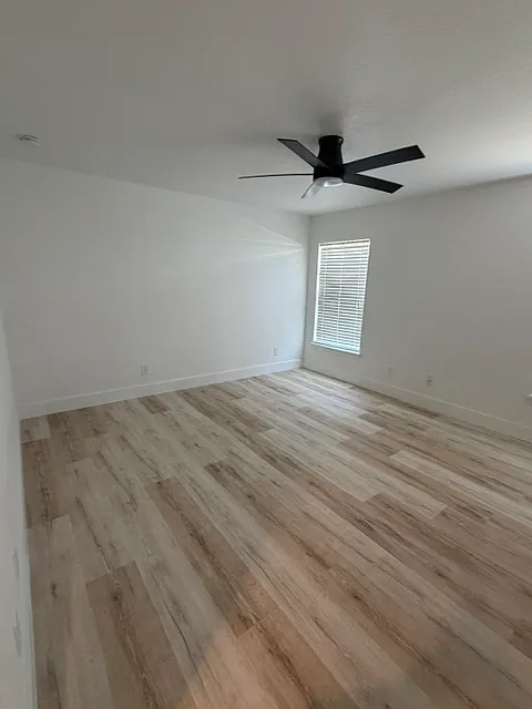 939 Dora Ave