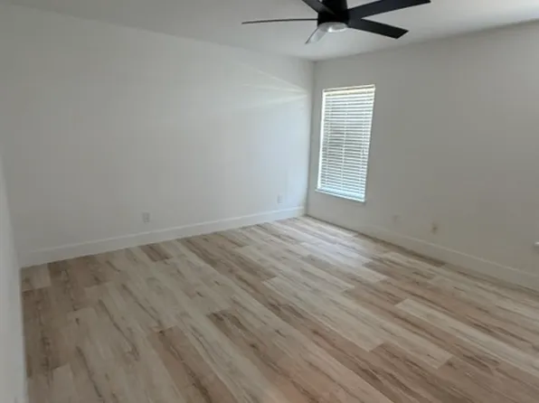939 Dora Ave, Tavares, FL