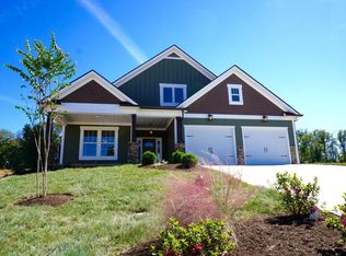 381 Roseland Ln, Lenoir City, TN 37772