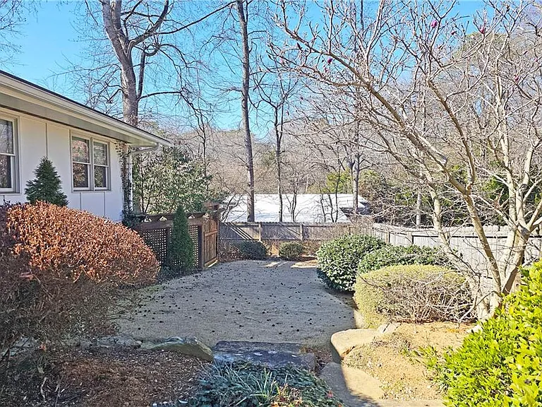 1131 Milmar Dr NW — Photo 27