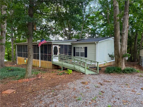 322 Lakeview Dr, Townville, SC 29689