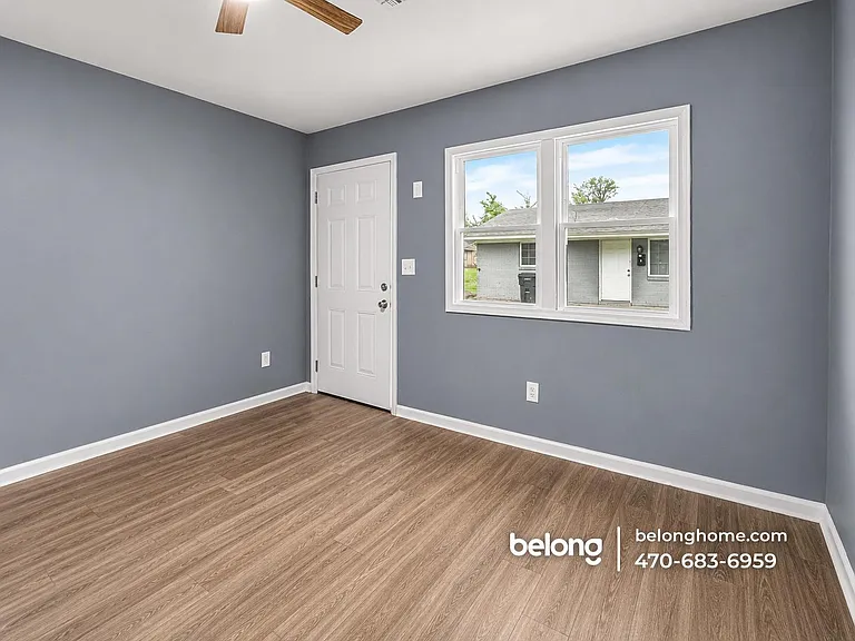 3213 Lee St #3 — Photo 8