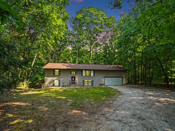 16137 Comstock St, Grand Haven, MI 49417