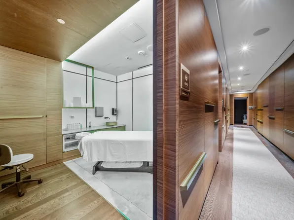 605 West 42nd Street image 16 of 28