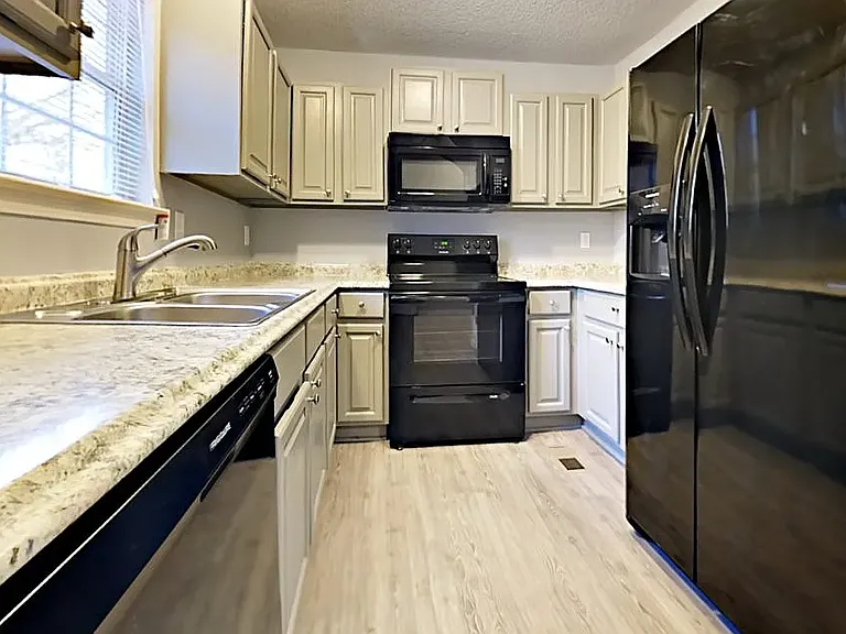 2806 Dellinger Dr — Photo 11