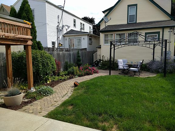 2nd image of 1828 Ashland Ave #2