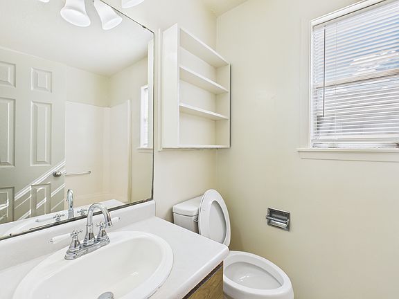 4th image of 2902 Prairie Flower Cir