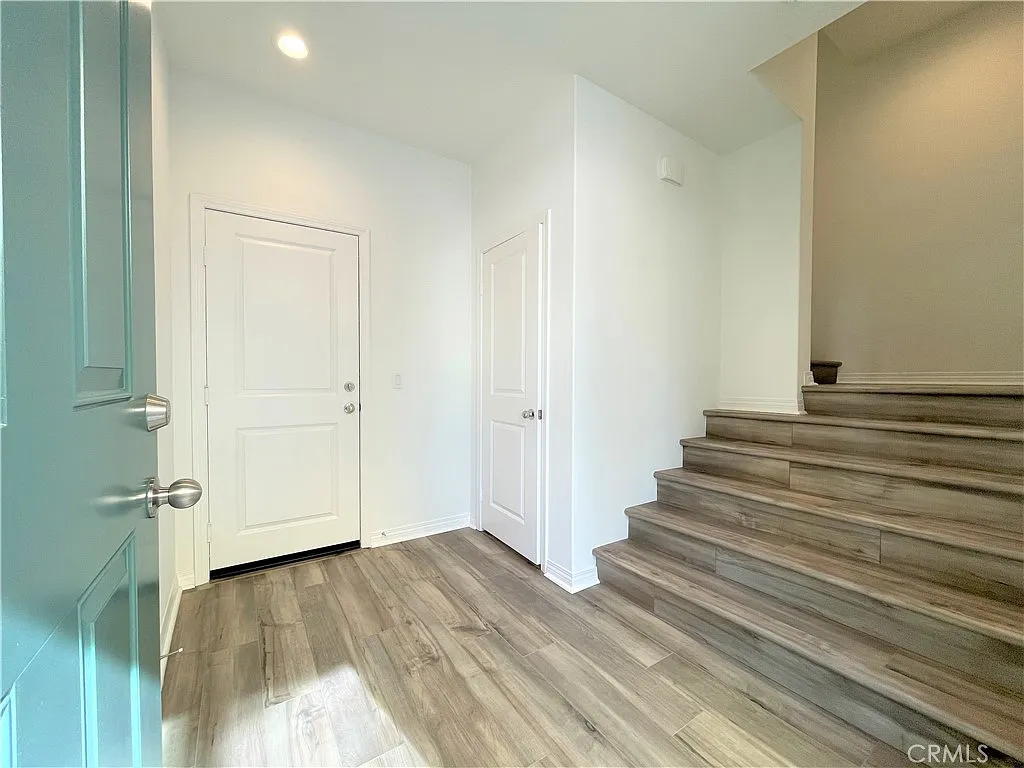 3 bed, 2.5 bath, 1804 sqft, $4,900 — Photo 4