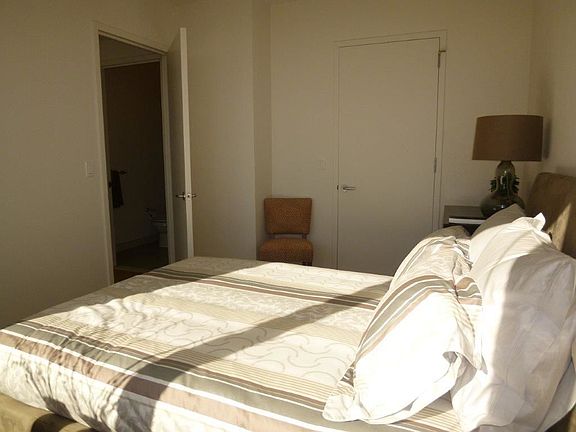 5th image of 1510 Lexington Ave APT 16D