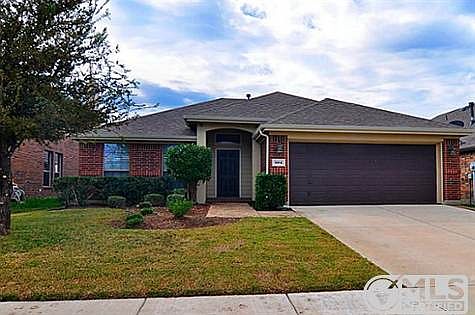 1st image of 904 Lake Hollow Dr