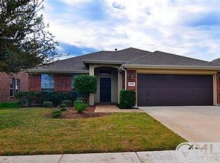 904 Lake Hollow Dr, Little Elm, TX 75068
