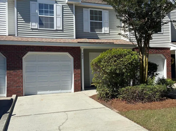 902 Yellow Hawthorn Cir, Summerville, SC 29483