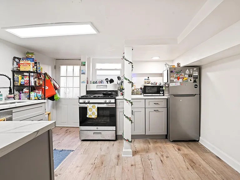 701 N Galapago St #C — Photo 5