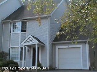 27 Susquehanna Ave, Dallas, PA 18612