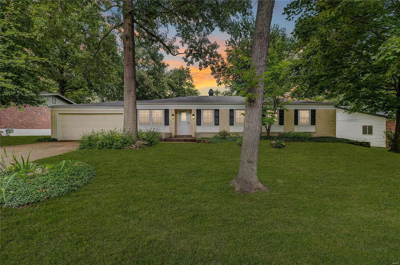 740 Ambois Dr photo 1