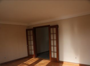 3827-3829 Kingsland Ct, Saint Louis, MO 63116