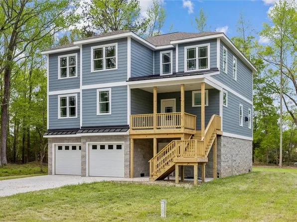 8280 Mobjack Ln, Hayes, VA 23072