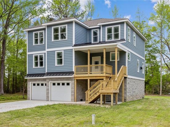 8280 Mobjack Ln, Hayes, VA 23072