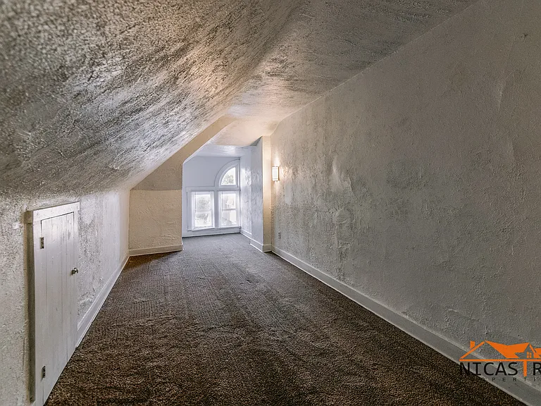 174 E 11th Ave — Photo 15