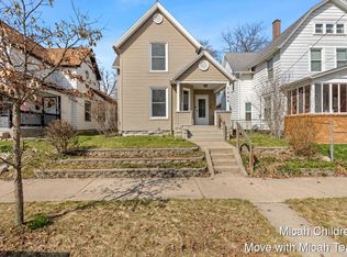 1045 Jackson St NW, Grand Rapids, MI 49504