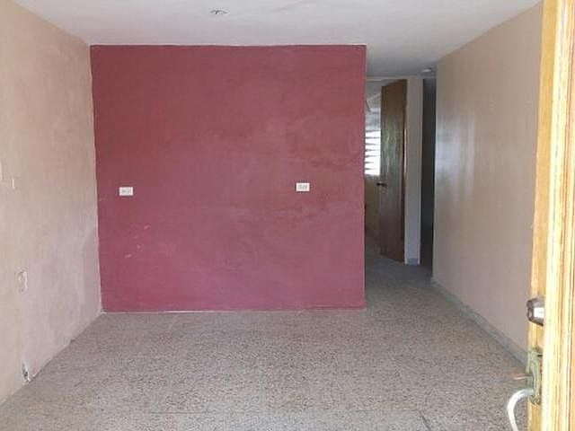 2nd image of J3 Calle F