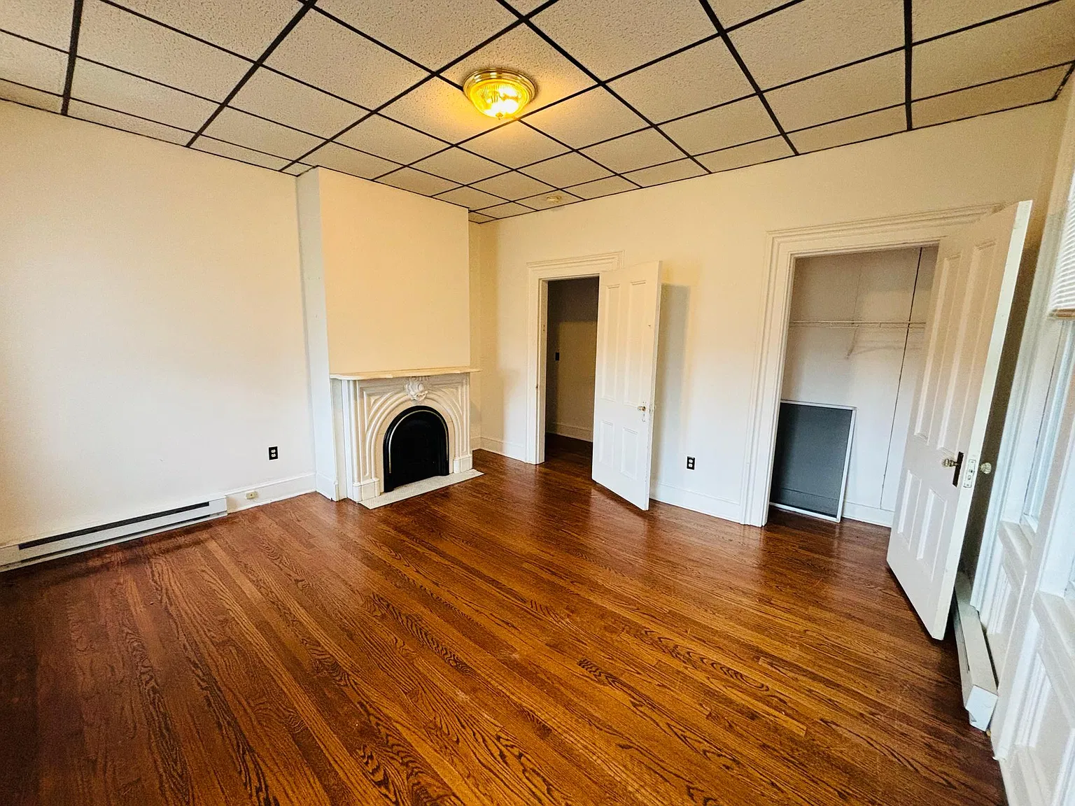 1 bed, 900 sqft, $1,600 — Photo 4