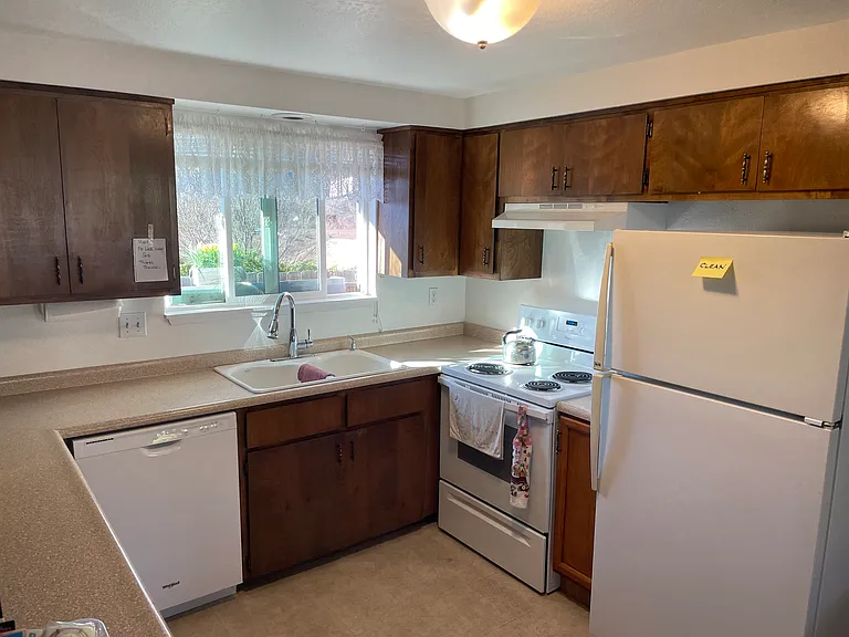 Kitchen area (refrigerator can be included)