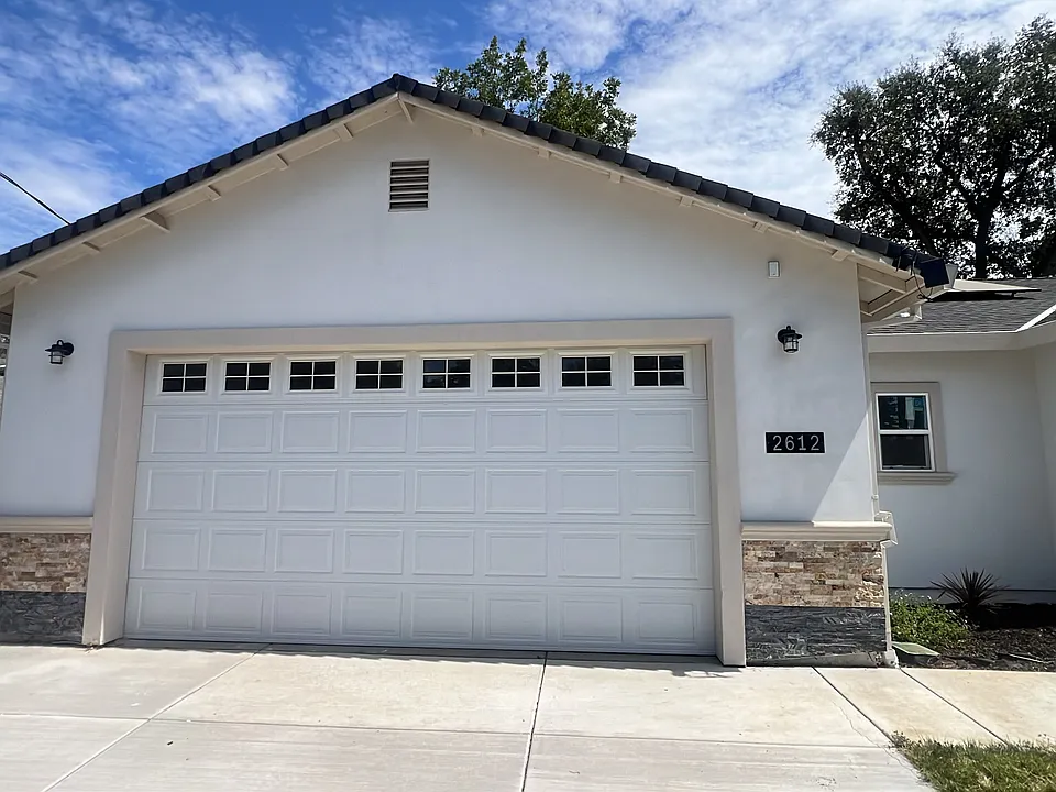 2612 Burnap Ave