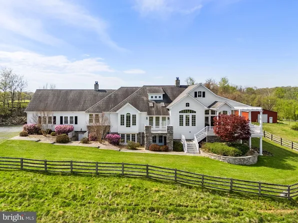 35047 Snickersville Tpke, Round Hill, VA 20141