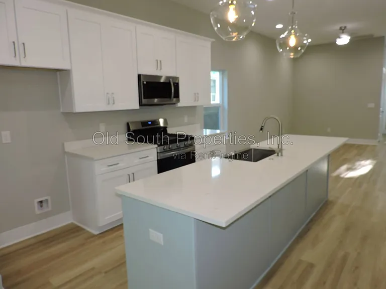 706 N F St #A — Photo 9
