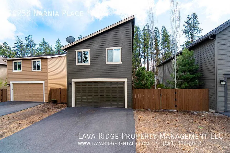 3 bed, 2.5 bath, 1638 sqft, $2,975 — Photo 3