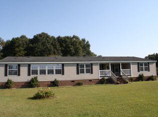 307 E James St, La Grange, NC 28551