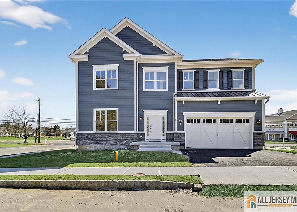 1st image of 8 Arthur Ln
