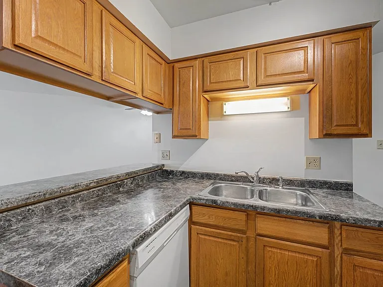 1203 Wyndham Ct #105 — Photo 4