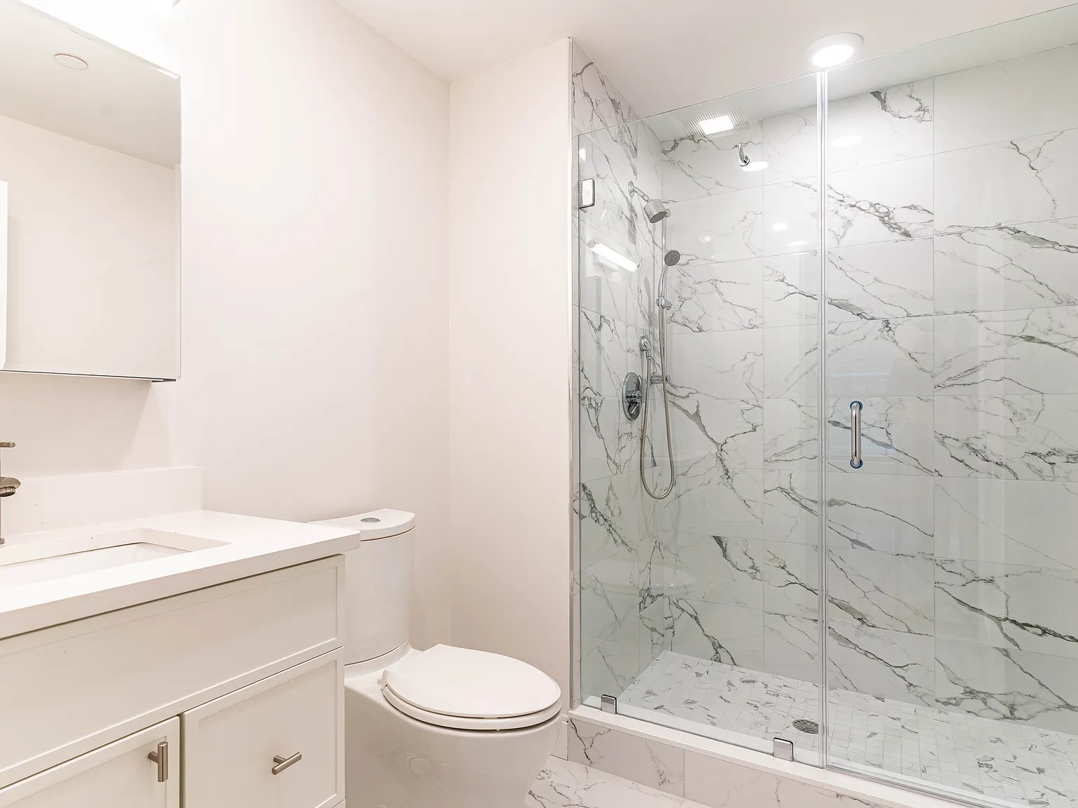 2 bed, 925 sqft, $3,995 — Photo 1