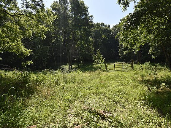 2nd image of 525 Catholic Cemetery Rd