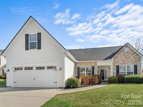 143 Haw River Rd, Fletcher, NC 28732