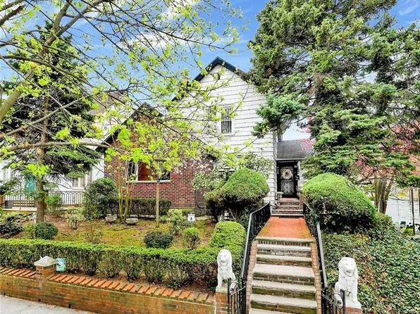 32 87th St, Brooklyn, NY 11209
