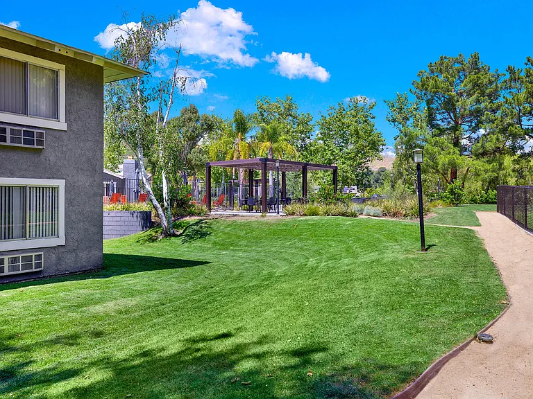 Monterra Ridge Apartments — Photo 12