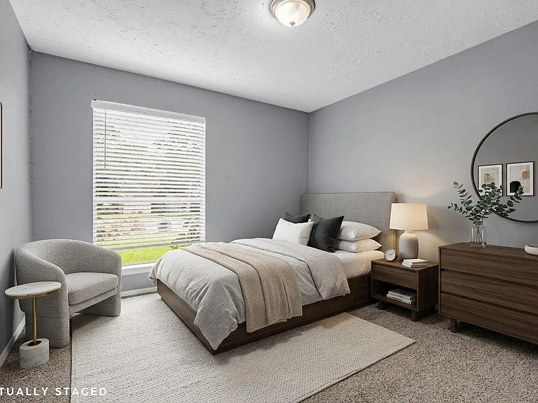 13915 Old Village Ln — Photo 11