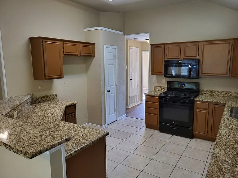 3519 Daisy Ln — Photo 9