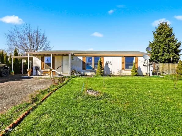 1406 Ashbrooks Way, Tieton, WA 98947